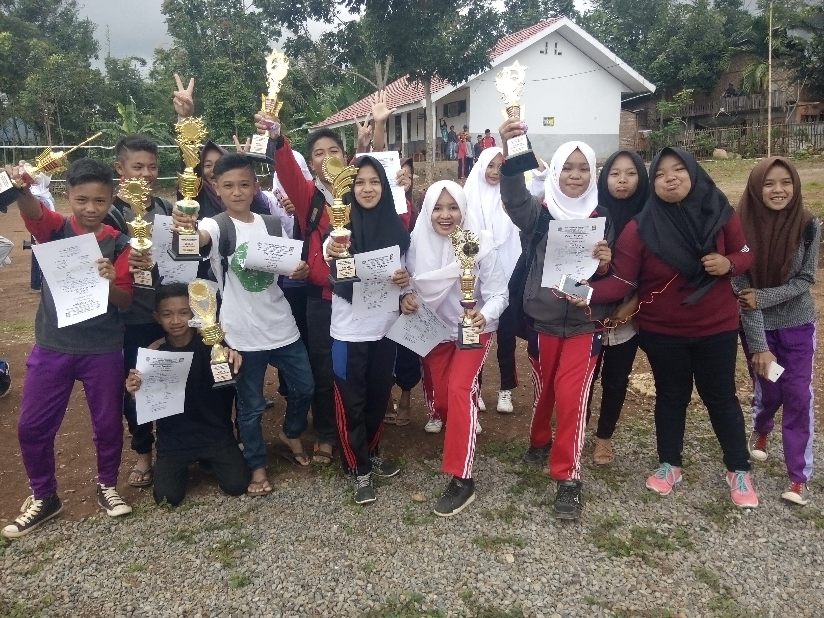 Porseni Antar SMP di SMA Negeri 1 Biringbulu